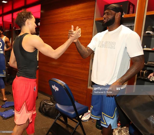 撕开了底角 撕开了底角